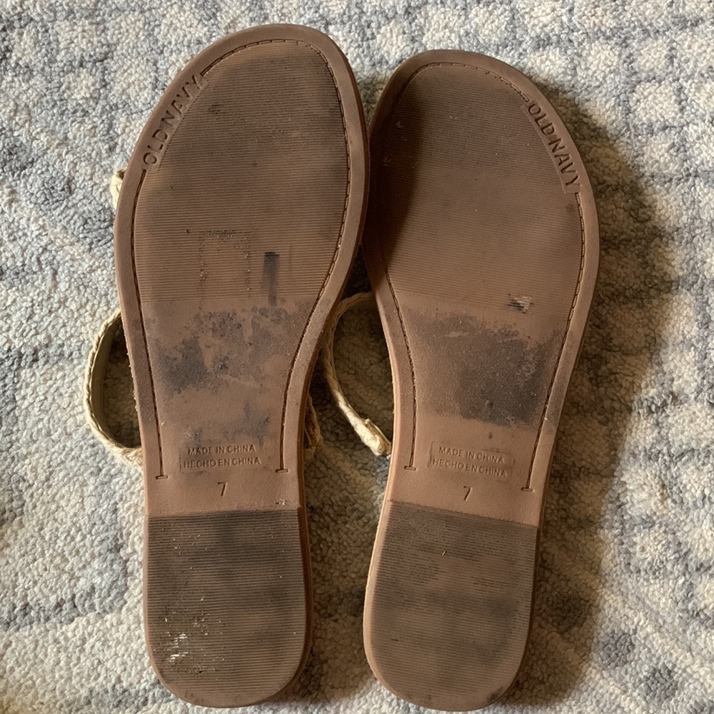 Old Navy | Sandal | Size 7 - Picture 2 of 4